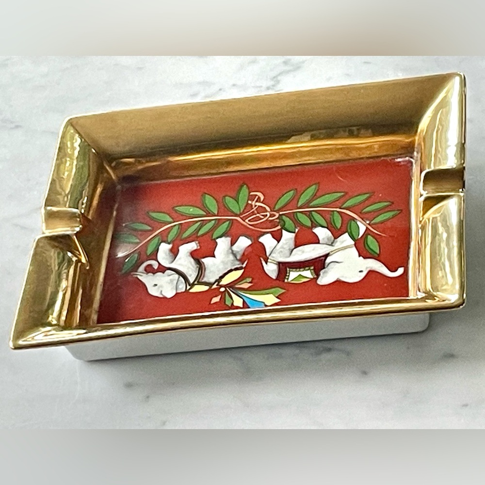 Ducci Firenze VTG Midcentury Golden Ashtray with elephant design, stamped, EUC - Picture 3 of 11
